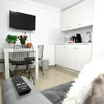 Ferienwohnung & Aparts Am Schloss Park